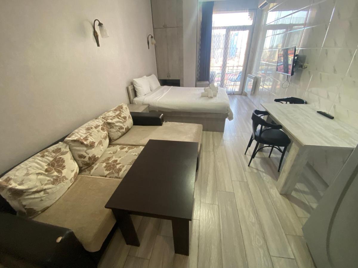 Apartment - Nino باتومي المظهر الخارجي الصورة